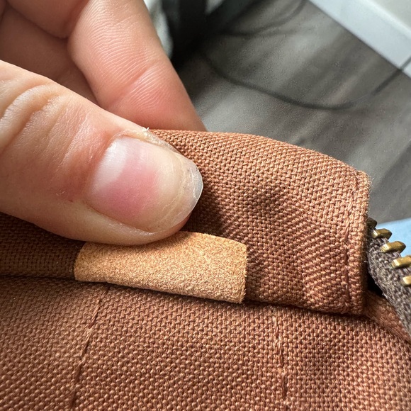 Louis Vuitton Montrogueil - Picture 13 of 14